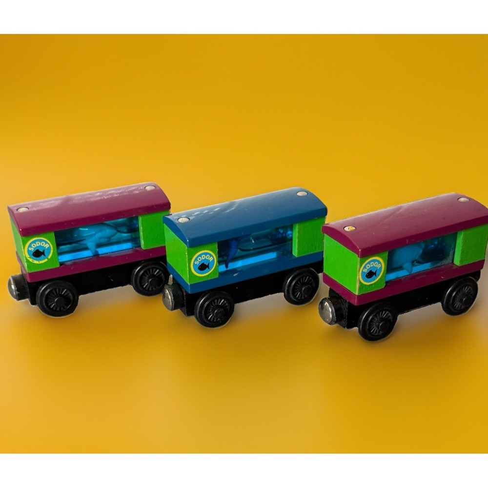 VTG Lot 3 Thomas Wooden Train Aquarium 2 Shark & 1 Octopus Car 2002 Tankers